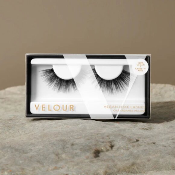 VELOUR "CAN'T BE TAMED" LASHES - Picture 1 of 4